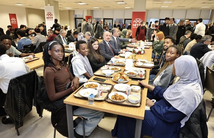 ÇORUM VALİSİ ÇALGAN ULUSLARARASI ÖĞRENCİLERLE İFTARDA BULUŞTU